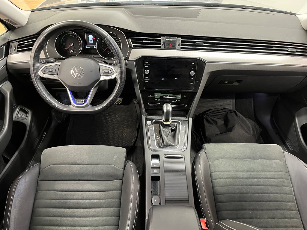 Volkswagen Passat 2023 - miniatyr 14