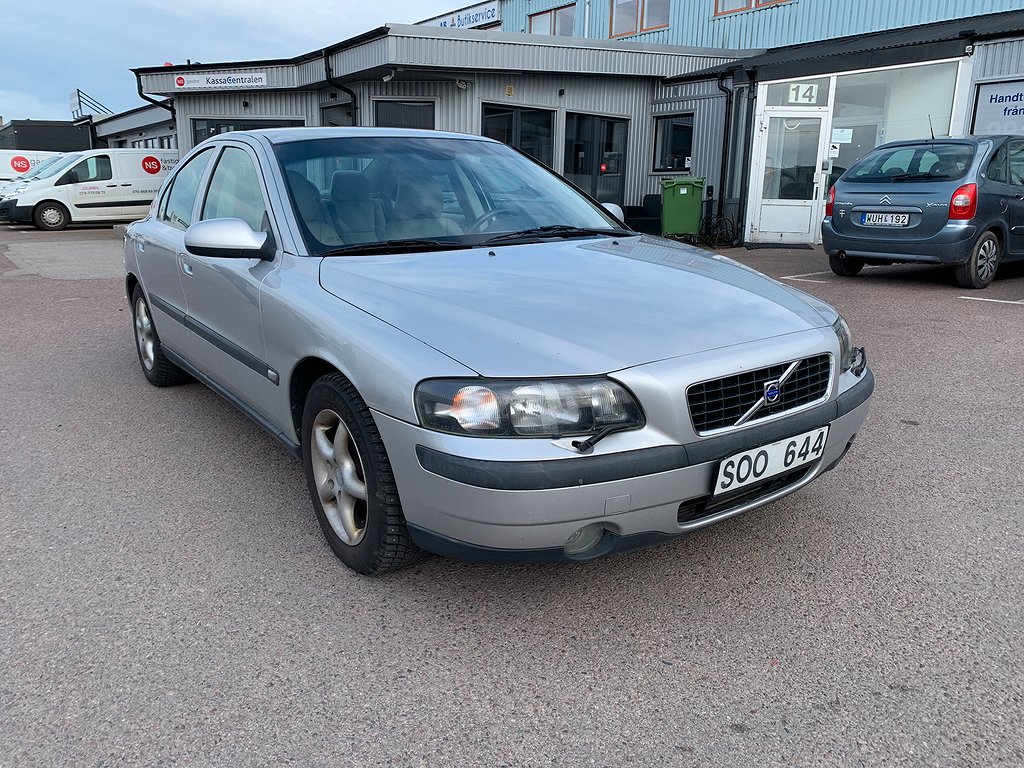 Volvo S60 Besiktad servad Dragkrok Ac Välvårdad 