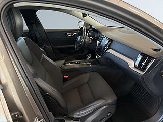 Volvo V60 D4 AWDGeartronic Momentum Adv VOC/S&V-Hjul/ Drag/Dvärm – bild 10
