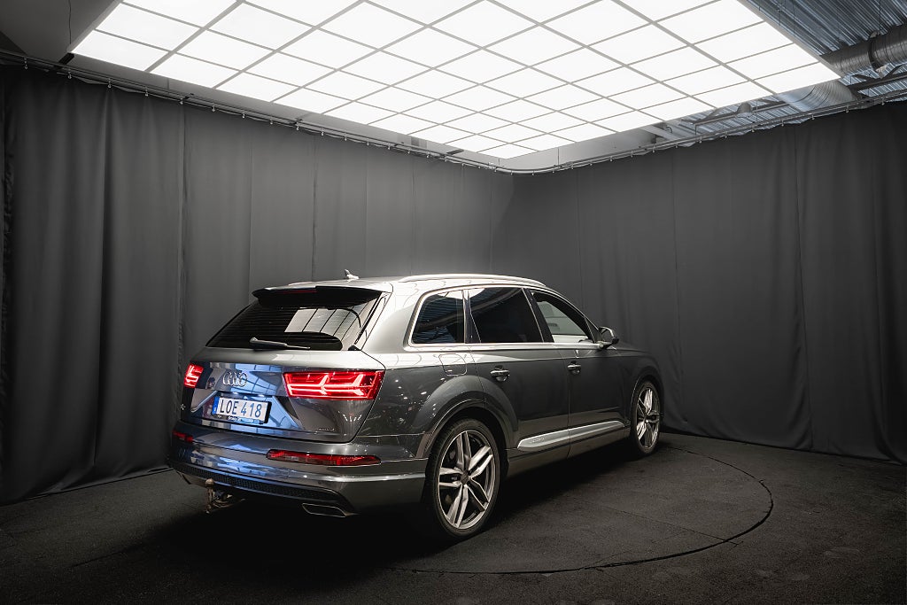Audi Q7 TDI V6 Q S-Line 7-sits LUFT DRAG 22'' BOSE D-VÄRM 272hk