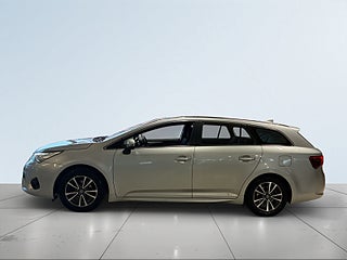 Toyota Avensis Kombi 1.8 Active Dragkrok Backkamera Mvärmare S&V-däck