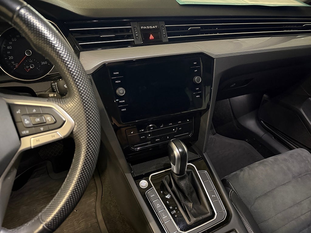 Volkswagen Passat Sportscombi GTE DRAG Värmare Navi Adap-farth Carplay bild 14
