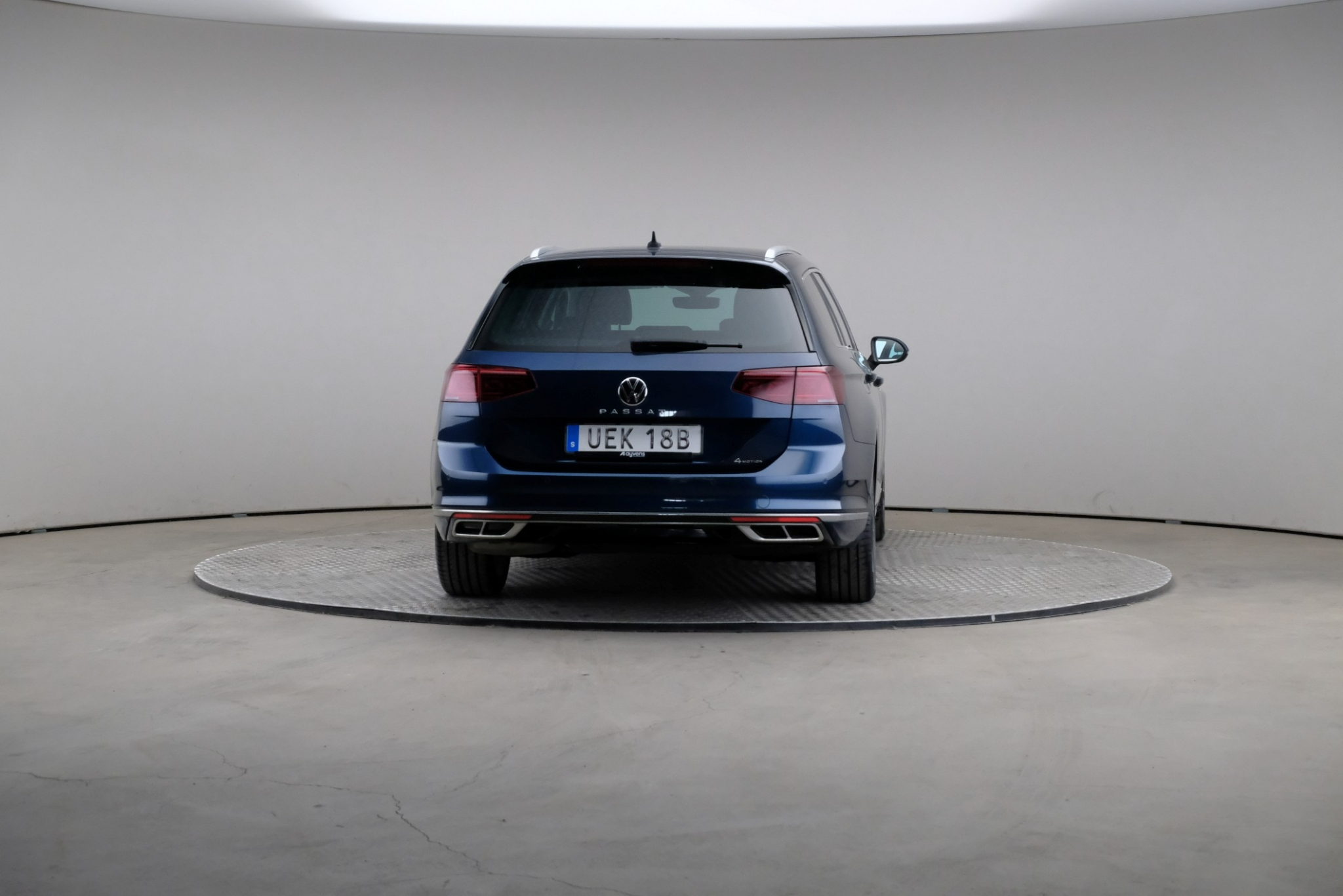 Volkswagen Passat 2022, bild 2/10