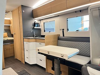 Husbil-halvintegrerad Adria CORAL PLUS 670 DC 12 av 28