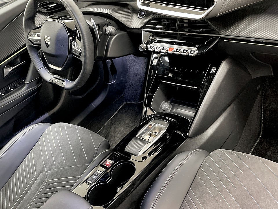 Bild på Peugeot 2008 GT 1.2 PT 130hk Aut B-KAMERA NAVI