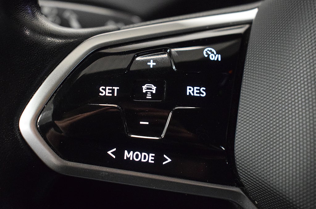 VOLKSWAGEN ID.4 PURE PERFORMANCE ATTELAGE GPS CARPLAY VENDU EN SUÈDE | 4X2 | BVA