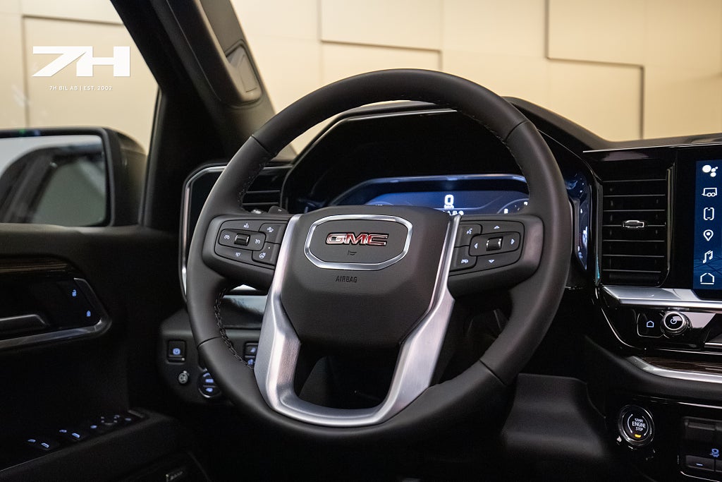 GMC Sierra 1500 Crew Cab 3L Duramax / 360° / BOSE® / Glastaklucka