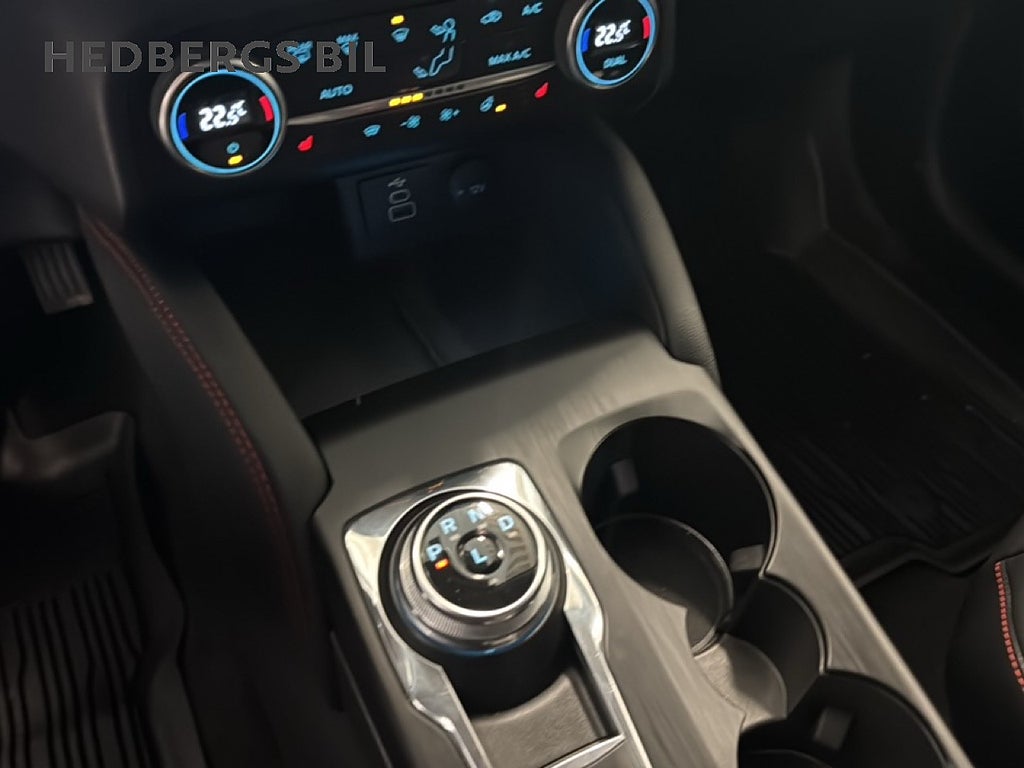 Ford Kuga ST-Line PHEV 224HK thumbnail
