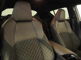 SUV Toyota C-HR 9 av 19