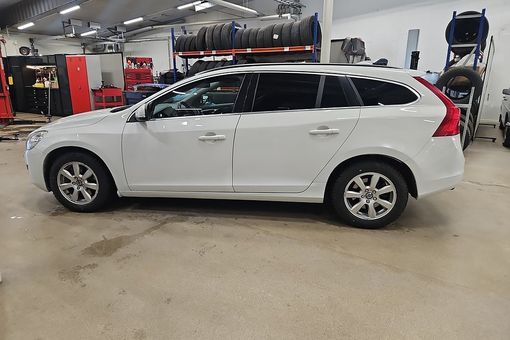 Volvo V60 D4 AWD Geartronic Momentum, m-värm, v-hjul