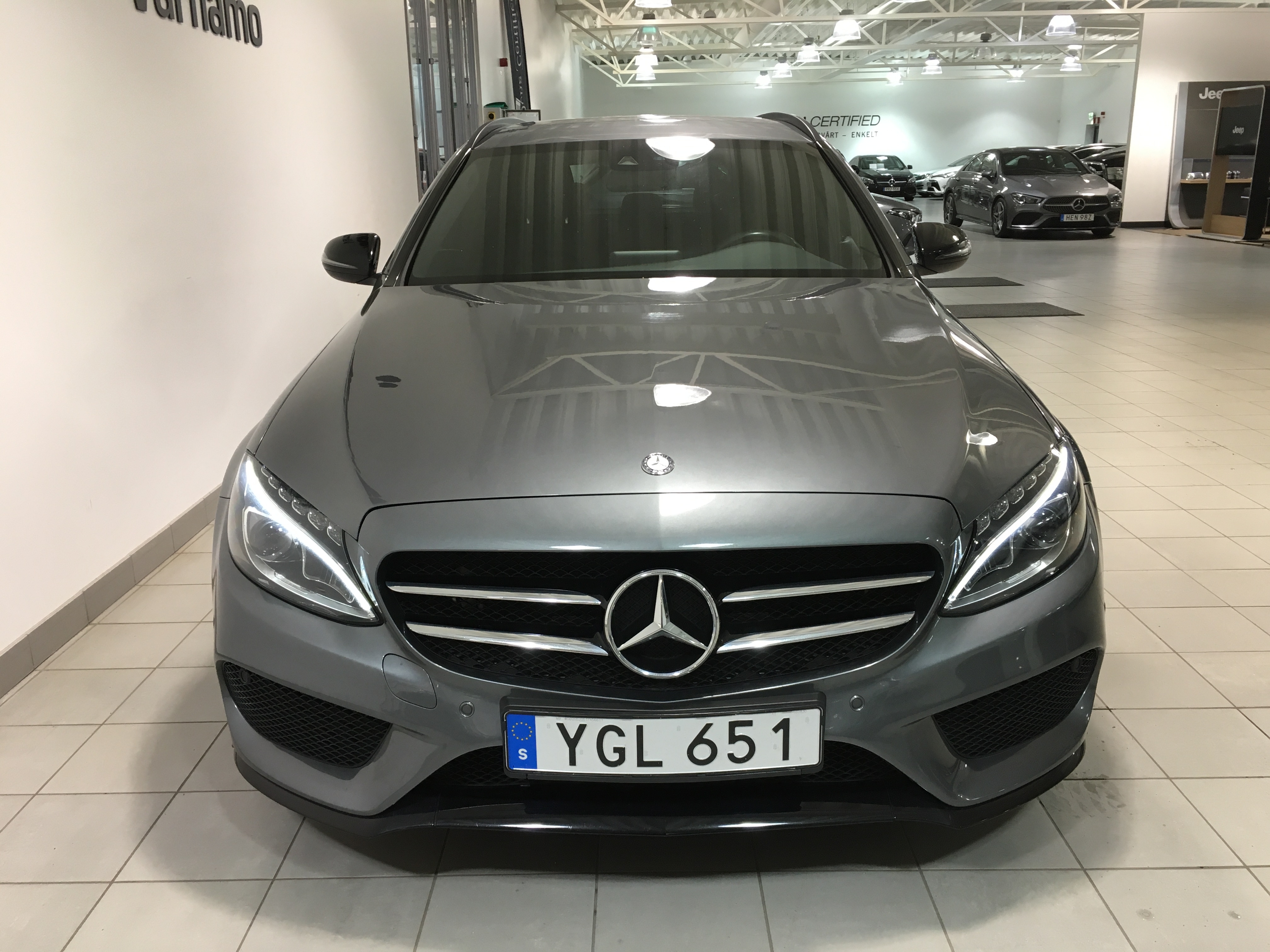 Mercedes-Benz C 220d 4MATIC AMG 2017, bild 2/27