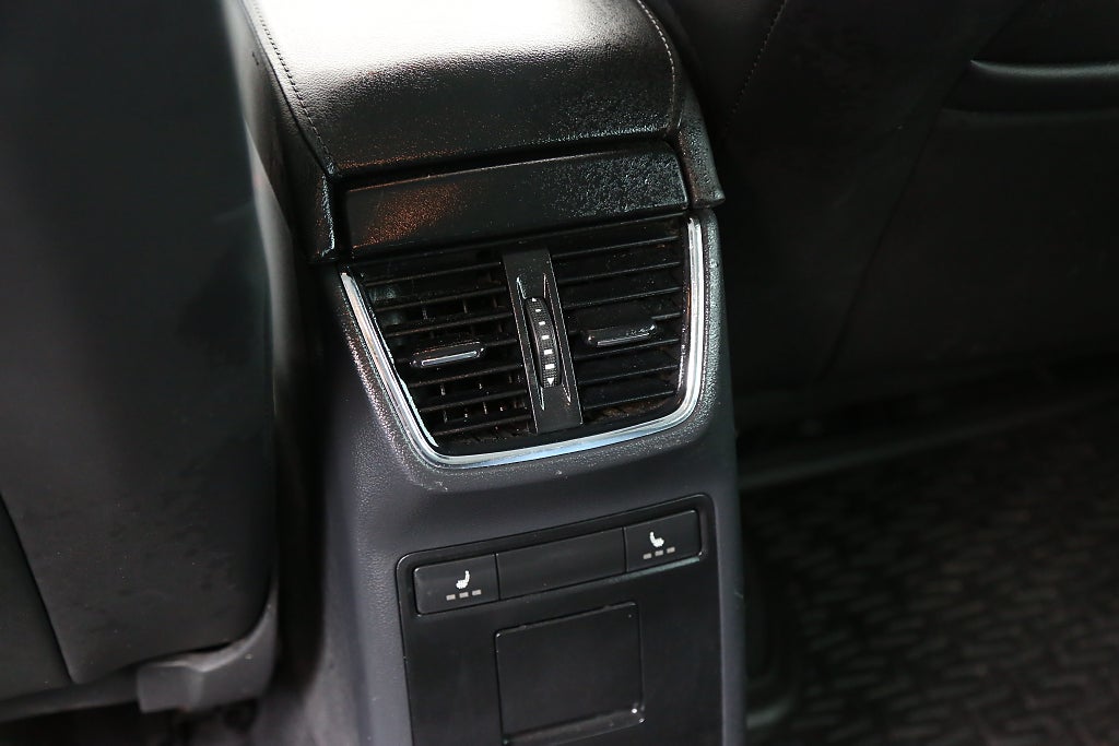 Skoda Octavia 2,0 TDI 4x4 Style Kombi Värmare Dragkrok