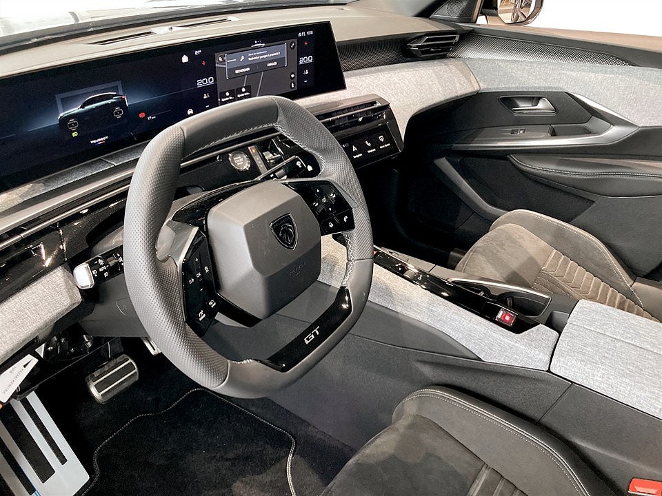 Bild på Peugeot E-3008 GT 214hk Aut - B-KAMERA, CARPLAY