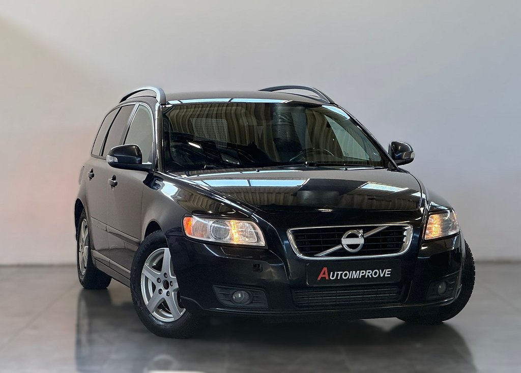 Volvo V50 1.6 D2 MOMENTUM 115HK 6-VÄXLAD FULLSERV PDC SENSORER