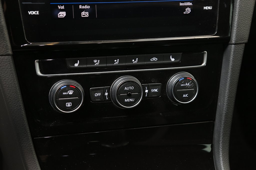Volkswagen Golf 1,5 TSI 150hk R-Line Sportscombi Dragkrok 2019