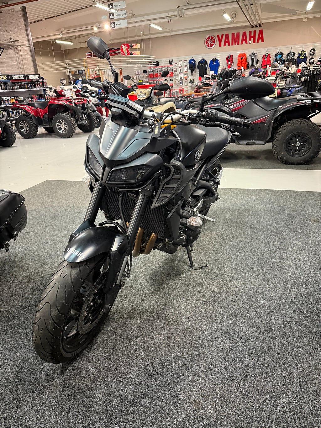 Yamaha MT-09 MT-09