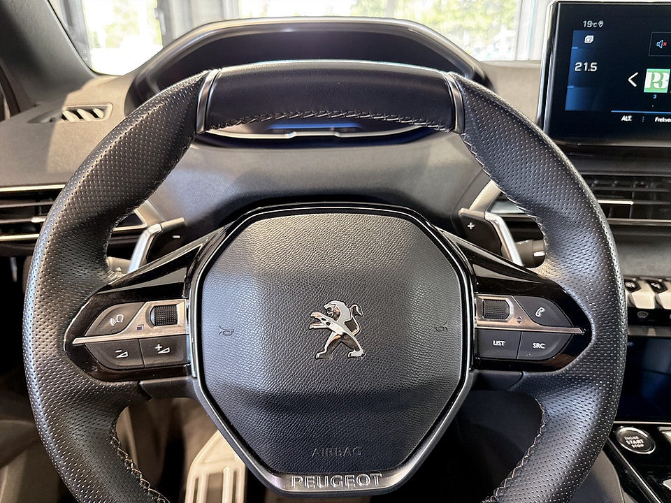Bild på Peugeot 5008 GT 1.2 PT 130hk Aut 7-SITS B-KAMERA CARPLAY