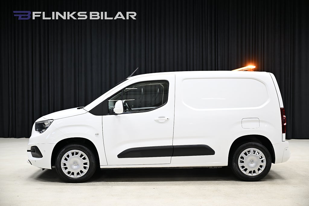 Opel Combo 1.5 BlueHDi 102HK LaunchEdition|Inredd|GPS|Dragkrok