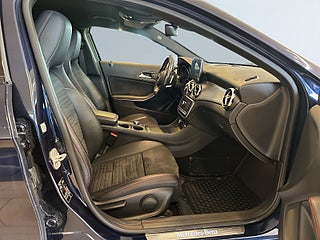 Mercedes-Benz GLA 220d 4MATIC AMG Line Dragkrok Backkamera Dvärmare S&V – bild 10