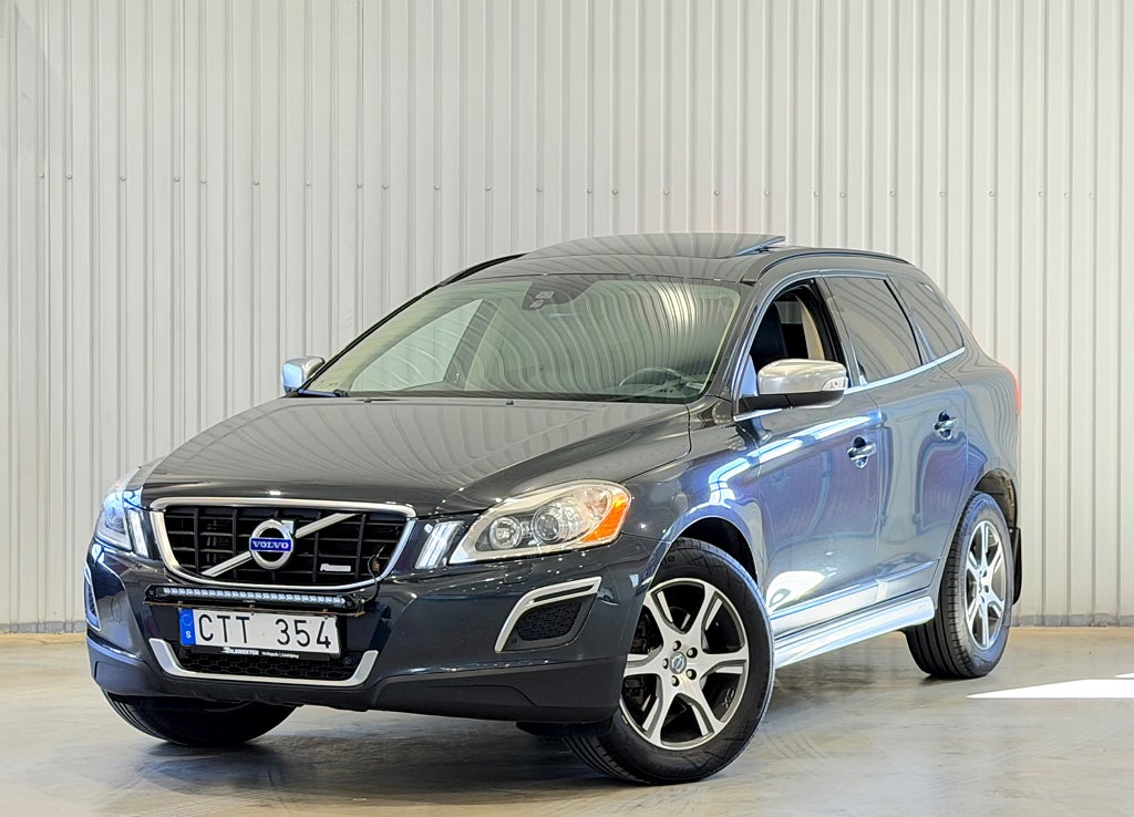 Volvo XC60 D5 AWD R-Design NAVI PANO SKINN DRAG VOC UNIK 215HK 