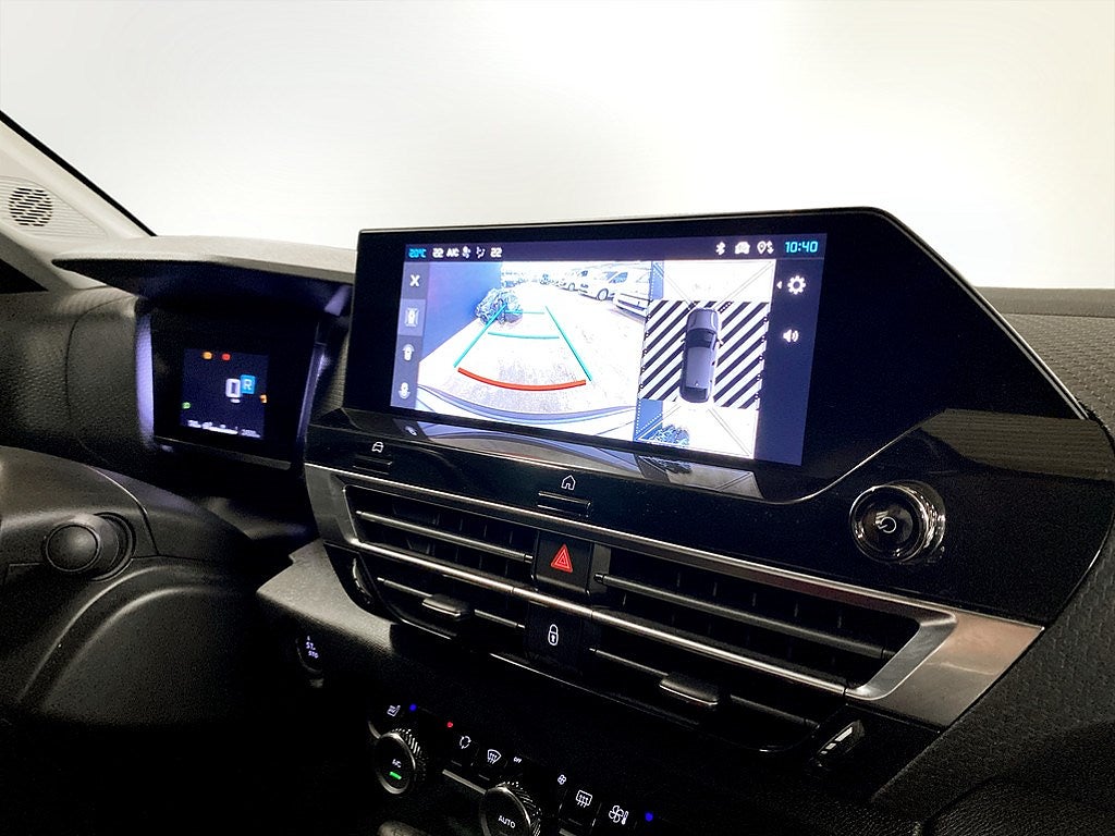 Bild på Citroën C4 Shine 1.2 PT 130hk Aut - B-KAMERA, CARPLAY