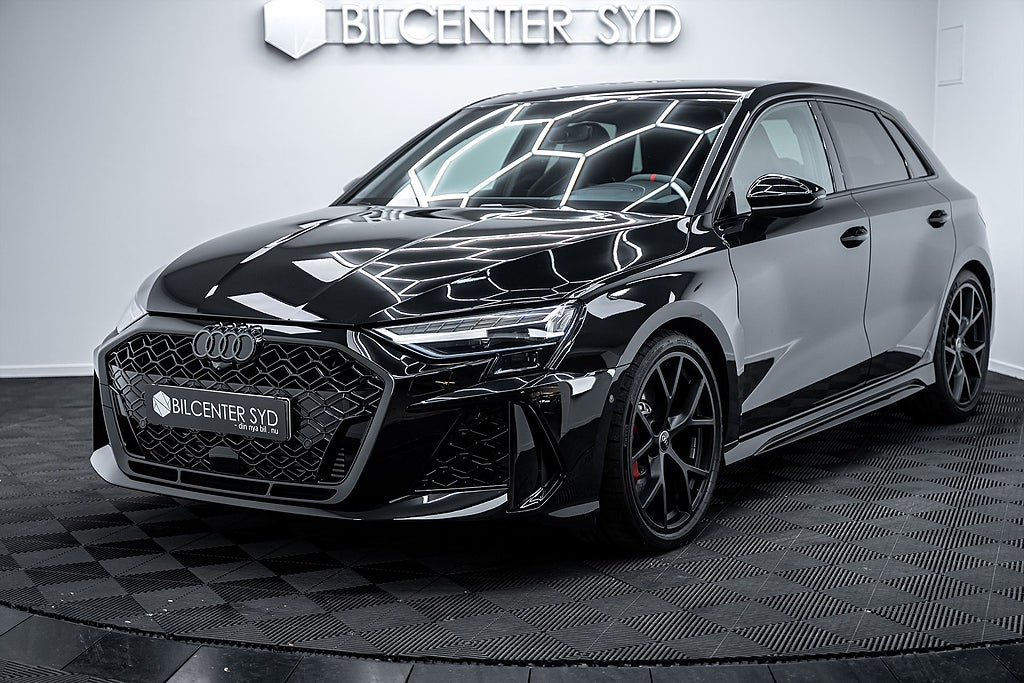 Audi RS3 Sportback|S-Tronic|Sportavgas|Carbon|SONOS|400hk|