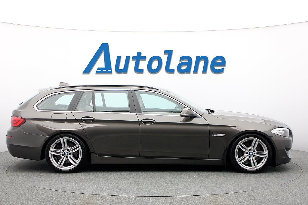 BMW 530D Touring Navi, Värmare, Skinn, Minne, Dragkrok 258hk