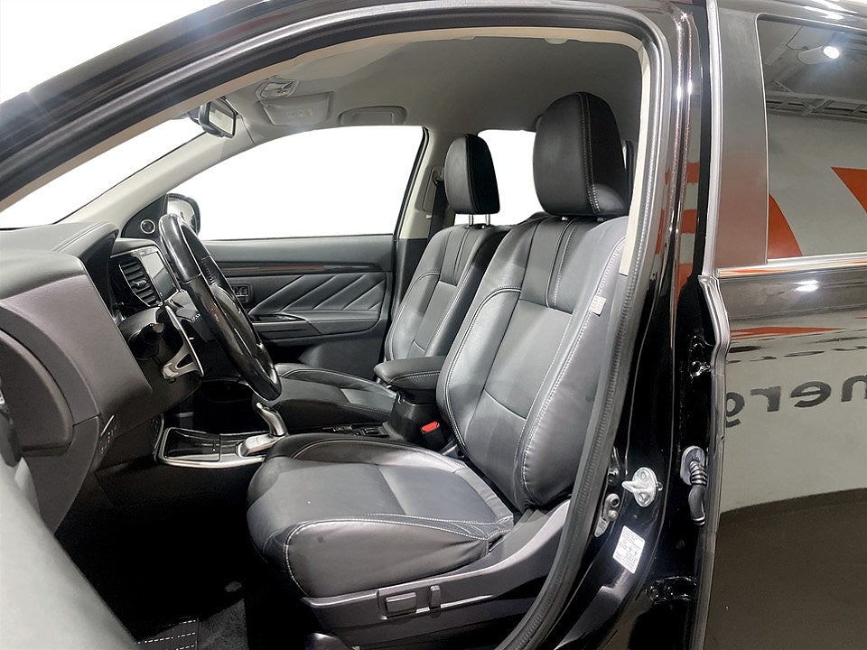 Bild på Mitsubishi Outlander Business PHEV 203hk Aut 4WD - 360-KAMERA