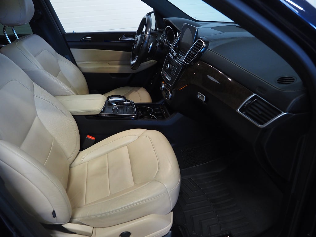 Mercedes-Benz GLS 350 d 258hk 4MATIC AMG |7-sits|Drag|D-värm|Pano| 2016