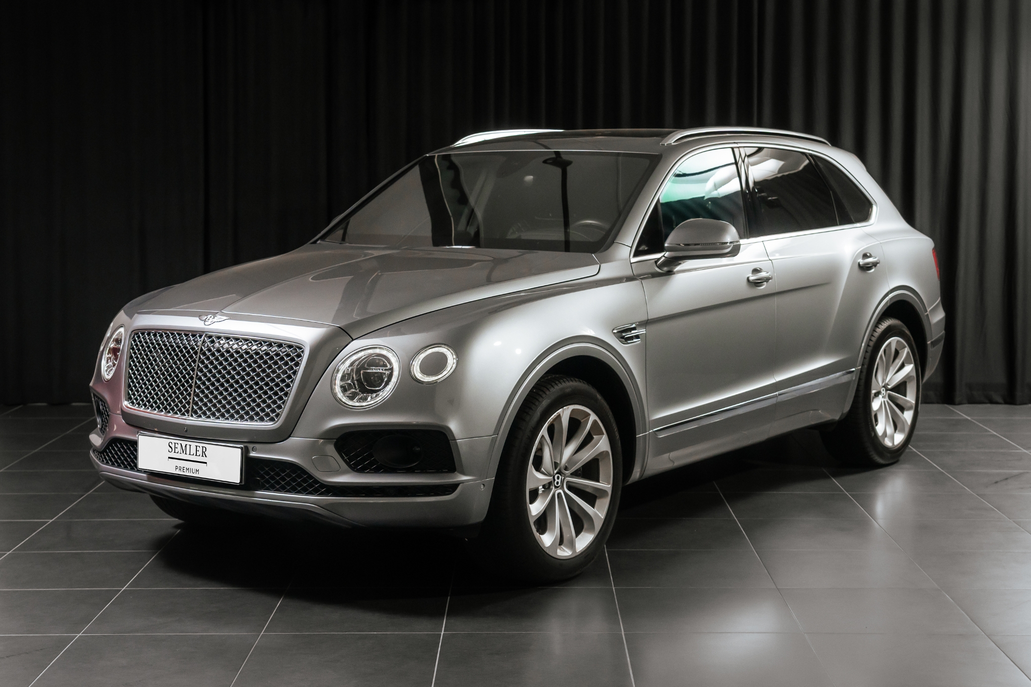 Bentley Bentayga 2018, bild 4/10
