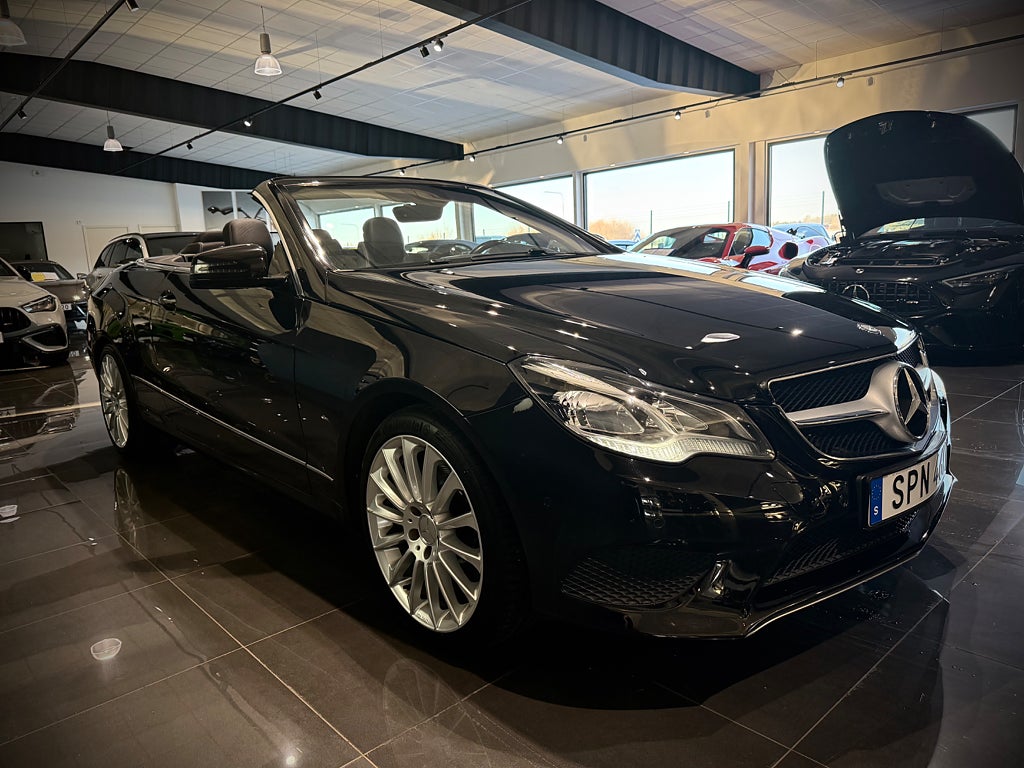 Mercedes-Benz E 220 d Cabriolet Avantgarde AMG fälgar Läder - bild 14
