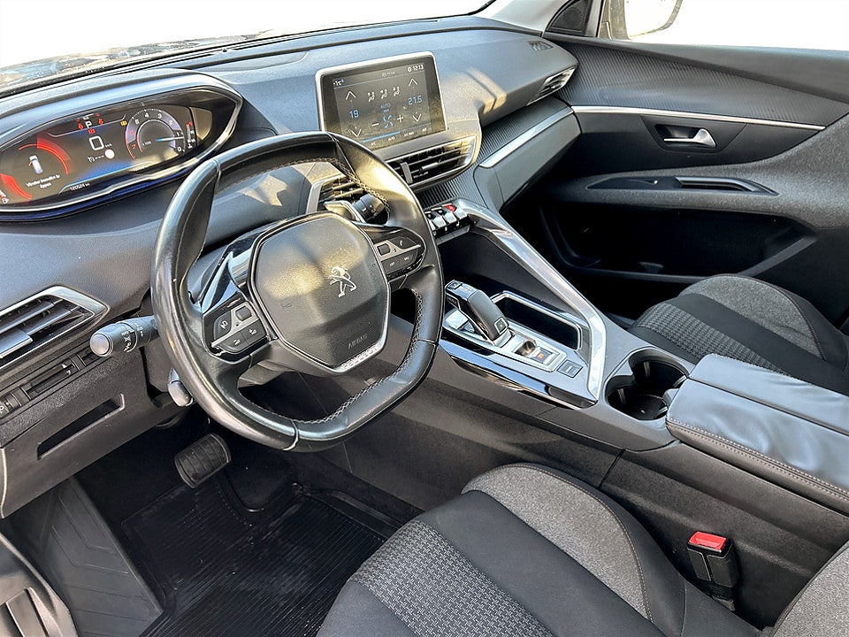 Bild på Peugeot 5008 Active 1.2 PT 130hk Aut - VÄRMARE, DRAG