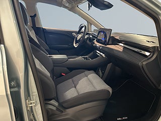 MG 4 EV Urban 53.9 kWh Kamera Värmepump Rattvärme CarPlay 0% Ränta – bild 10