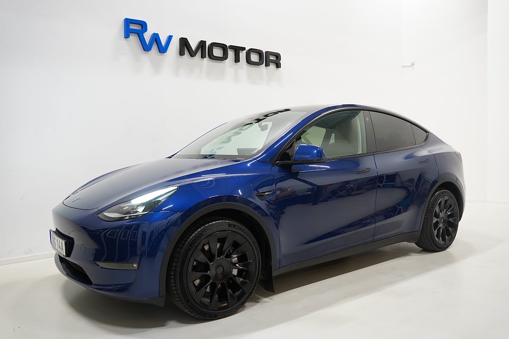 Tesla Model Y Long Range AWD Värmepump / Dragkrok / En ägare / MOMS