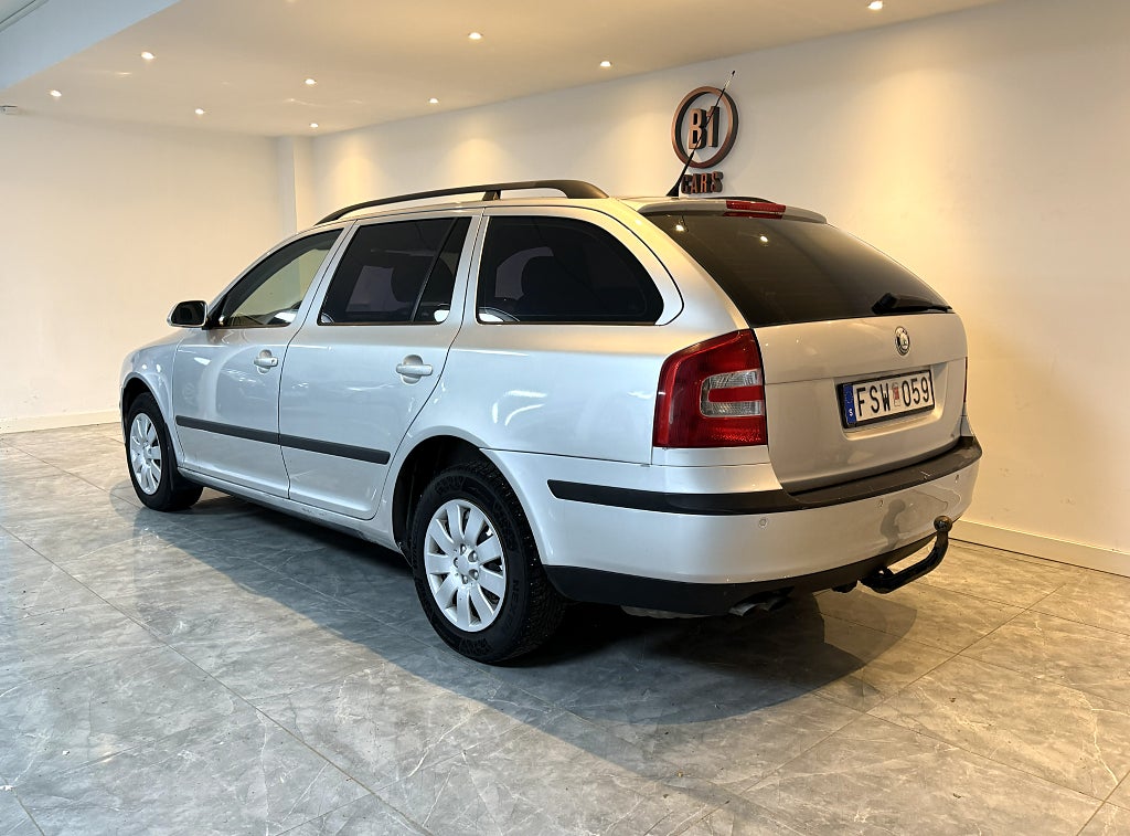 Skoda Octavia Kombi 2.0 FSI 150HK AUTOMAT DRAGKROK NYSERVAD NYBES