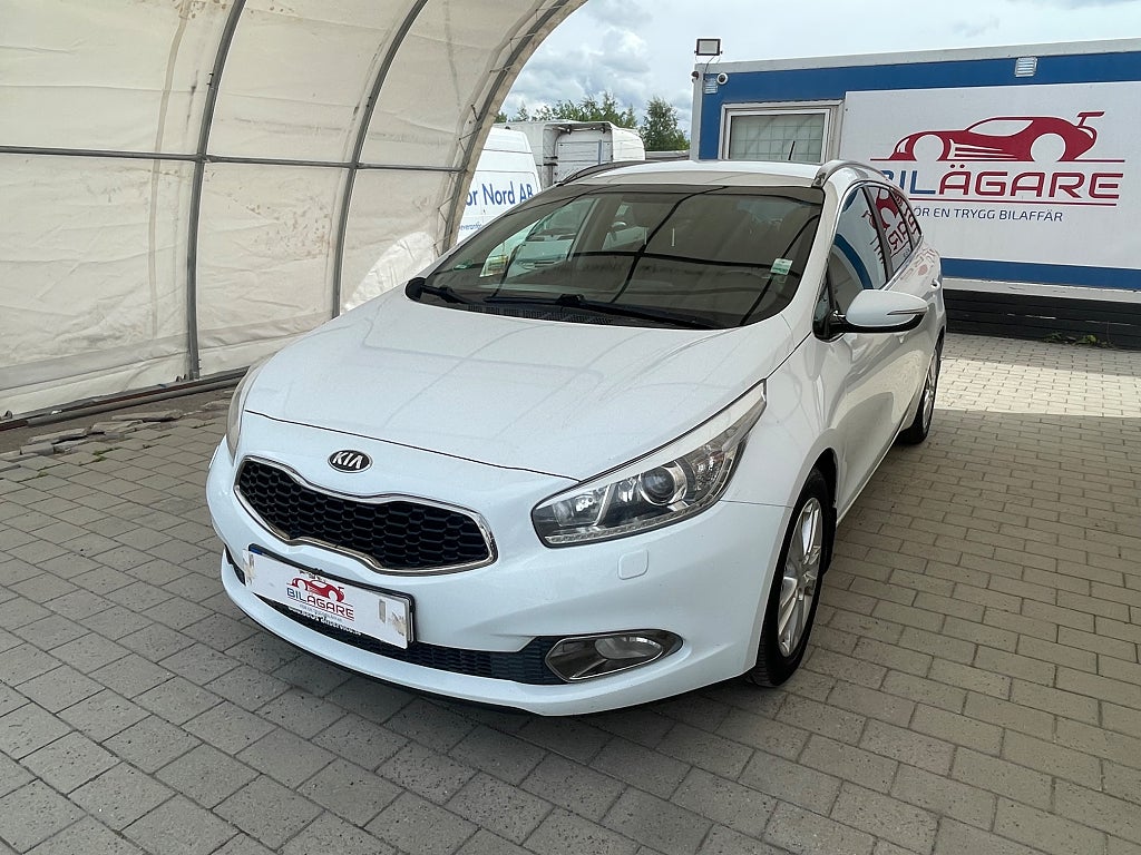 Kia Ceed 1.6 CRDi EX Comfort NYSERVAD NYKOPPLING DRAG RATTVÄRME