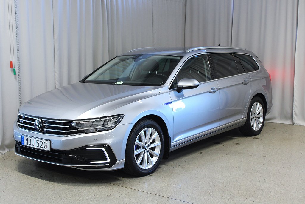 Volkswagen Passat GTE 218HK, Drag, B-kamera, Nav, S&V-hjul