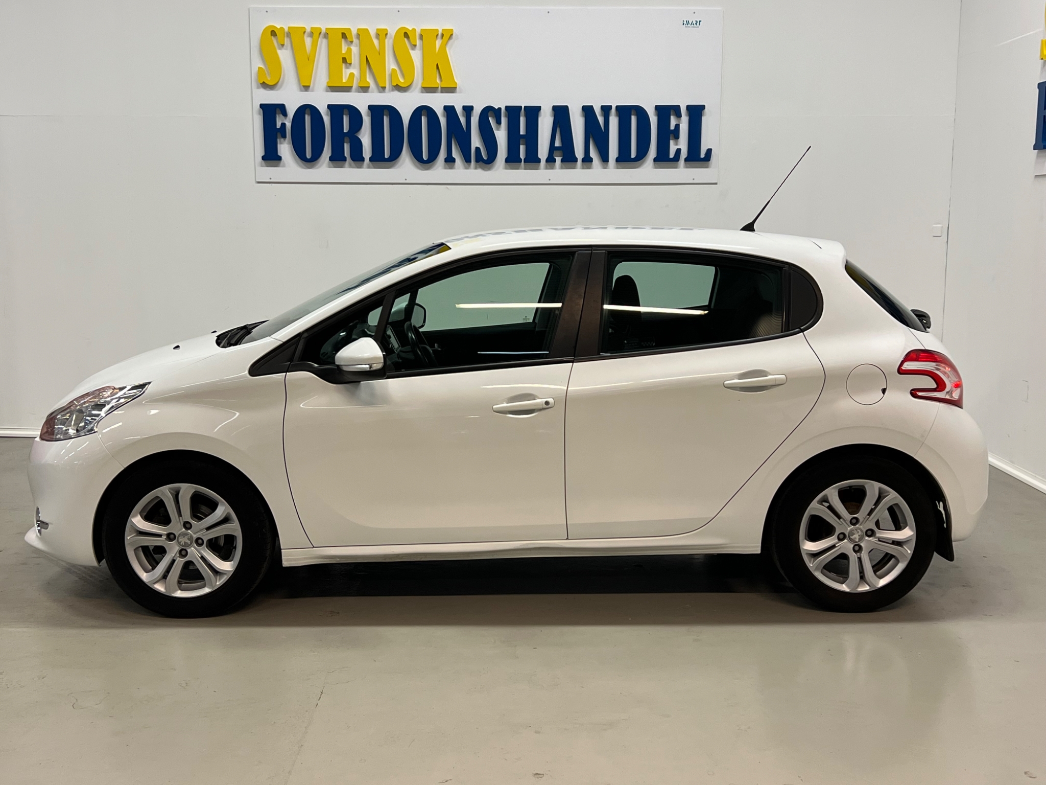 Peugeot 208 2012, bild 6/10