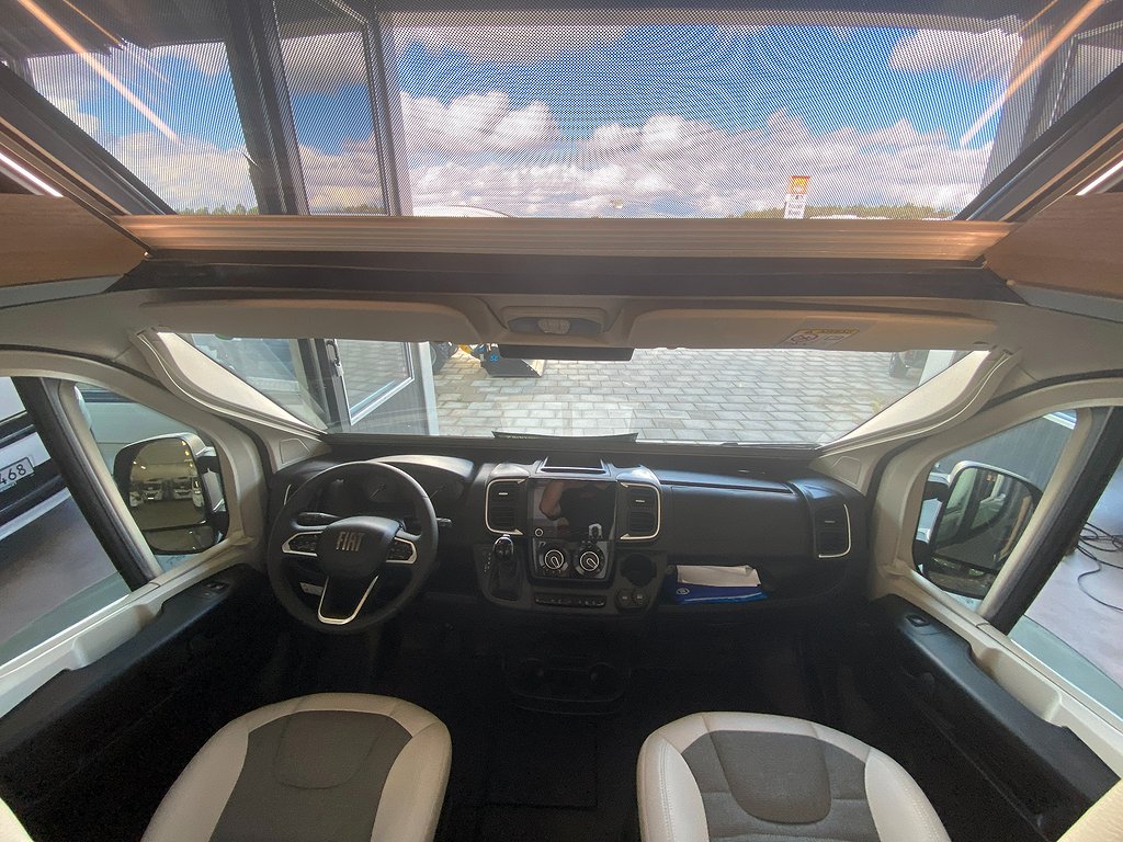 Adria Twin 640 SLB 60Y Ed. / Långbädd / B-körkort / Automat - Adria