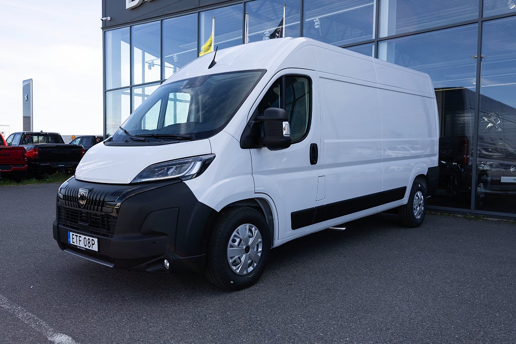 Peugeot Boxer Skåpbil 335 2.2 140 hk BlueHDi  L3H2 *DEMO*
