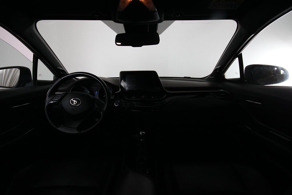 Toyota C-HR 2019 - miniatyr 5