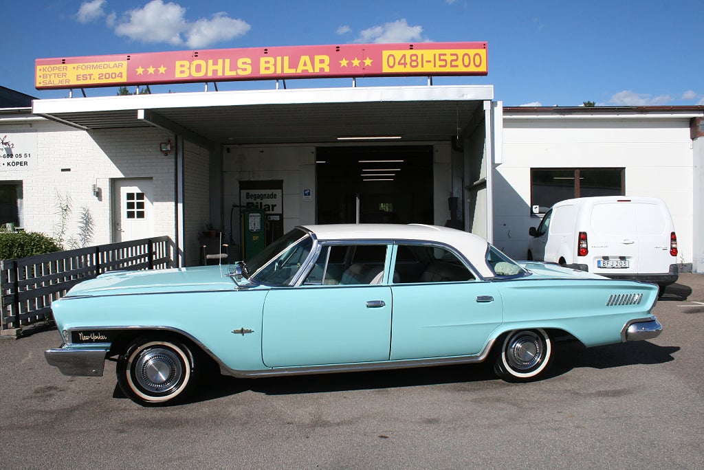 Chrysler New Yorker Sedan 6.8 V8 TorqueFlite