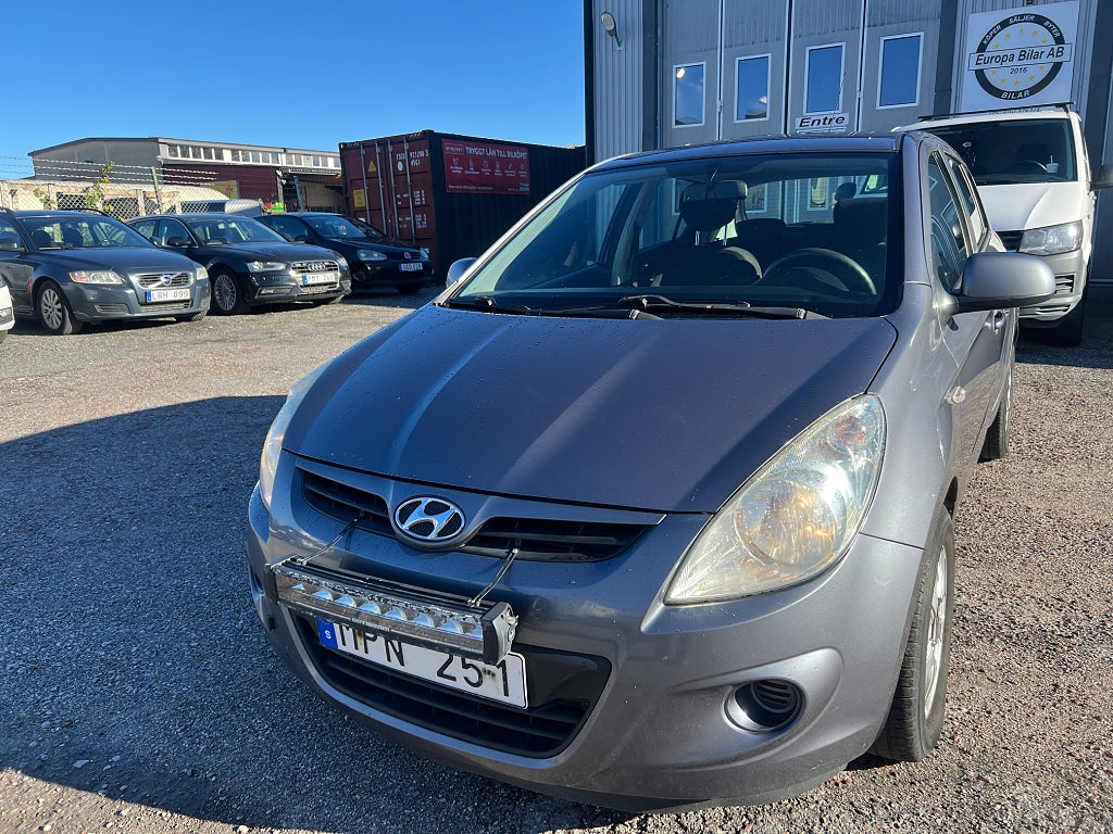 Hyundai i20 5-dörrar 1.2 NYBESIKTIGAD M-VÄRMARE