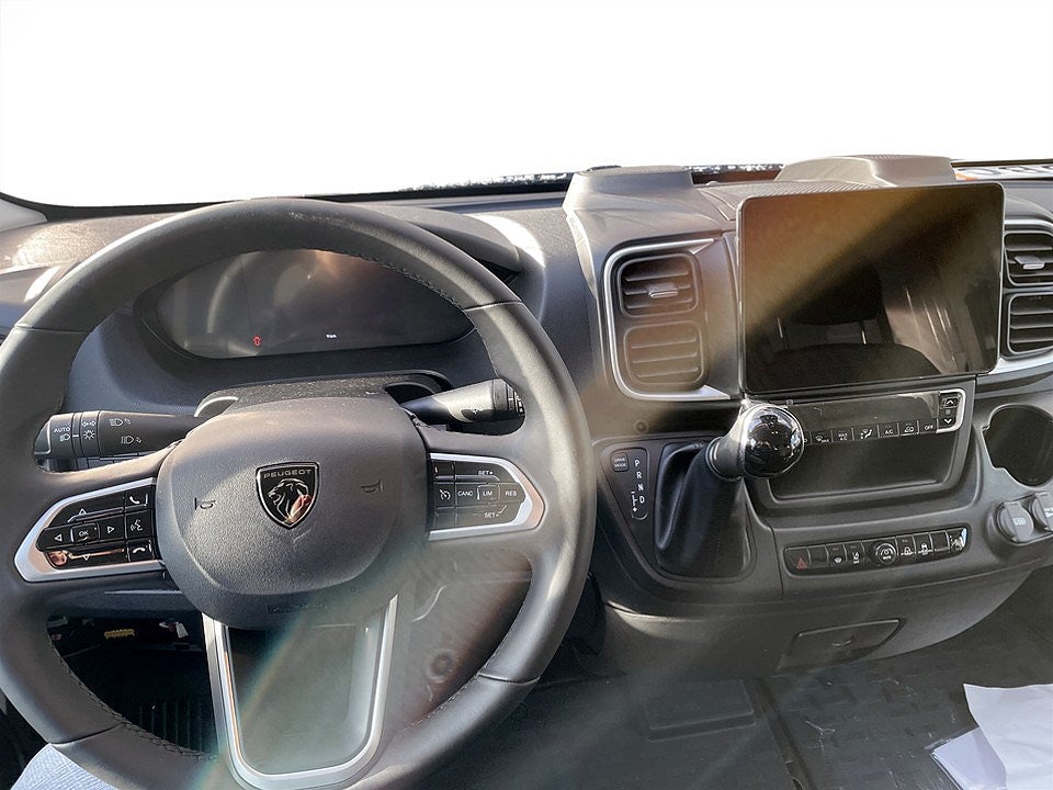 Bild på Peugeot Boxer Volymskåp BG-Lyft 180hk Aut - OMGÅENDE LEVERANS!