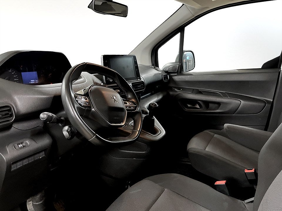 Bild på Peugeot Partner PRO Crew Cab 1.5 BHDi 100hk - DRAG, P-SENSORER