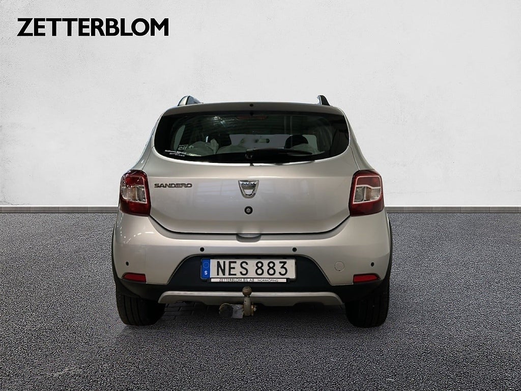 SUV Dacia Sandero 4 av 17