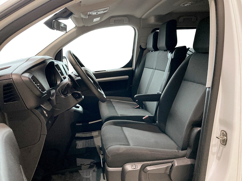 Bild på Peugeot Traveller 2.0 BHDi 144hk Aut L3 - 9-SITS, FARTHÅLLARE