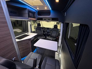 Transportbil - Skåp Volkswagen Crafter 177HK AUT CROSSBUSS 16 av 27