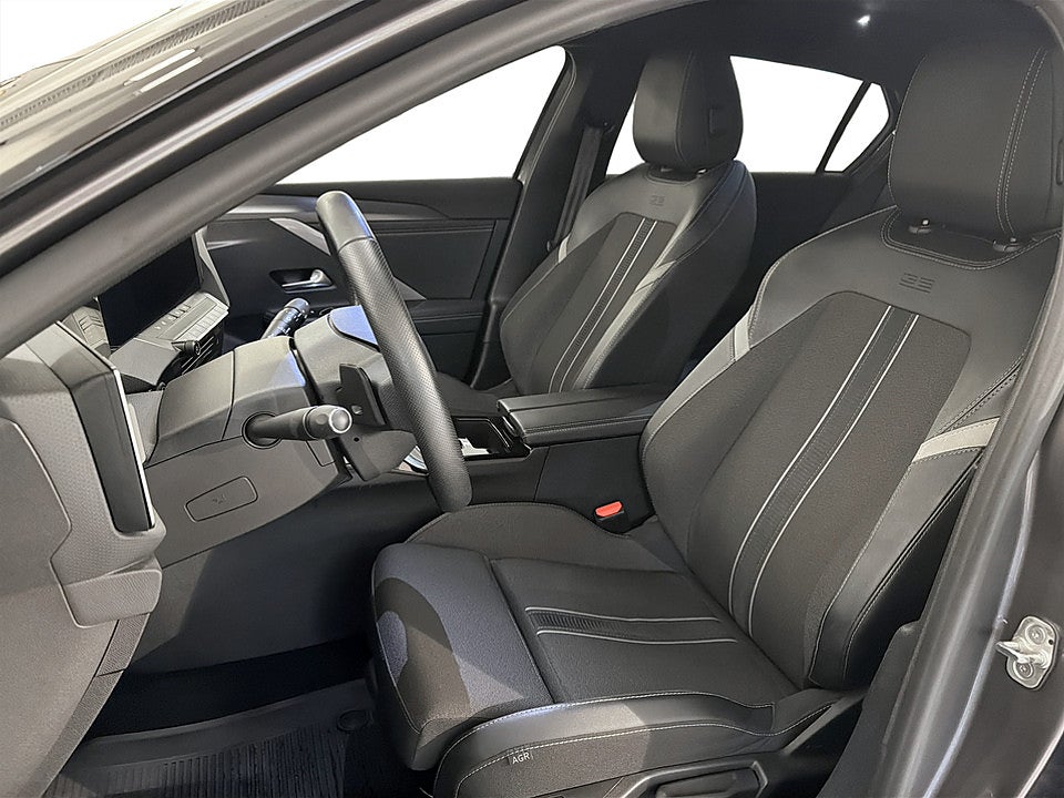 Bild på Opel Astra 5D GS 1.2 PT 130hk Aut B-KAMERA CARPLAY