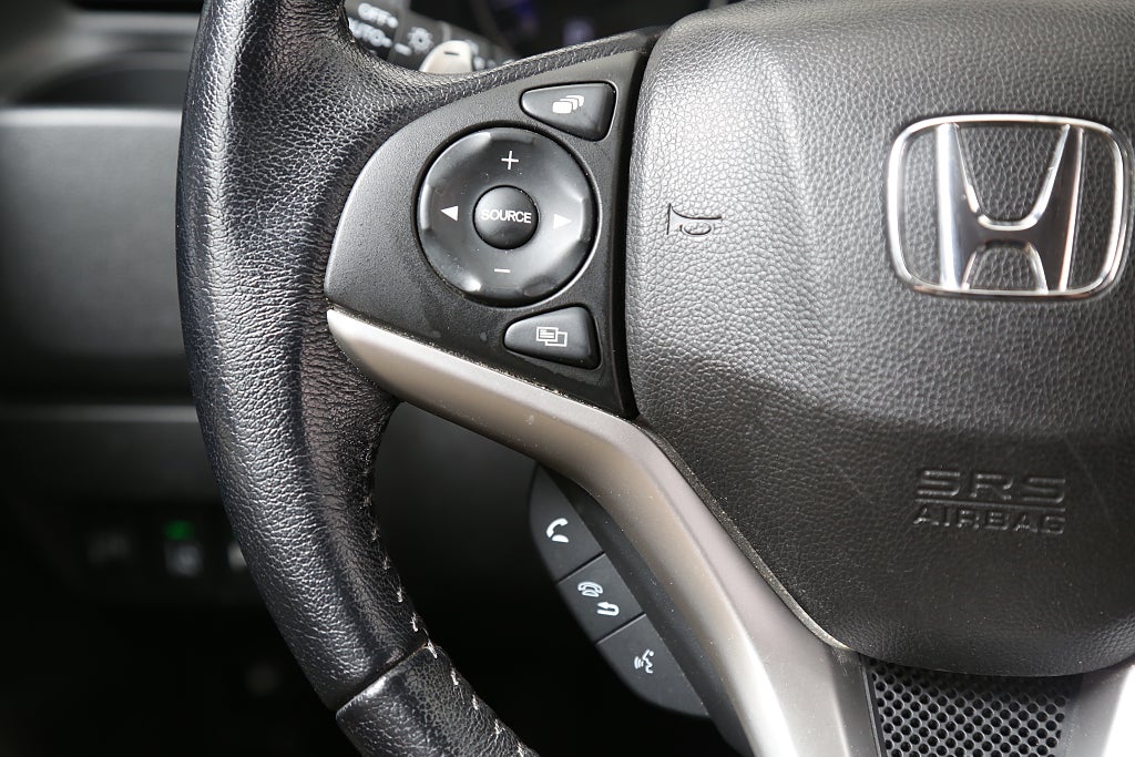 Honda Jazz 1,3 i-VTEC 102hk Elegance Aut 5D 1ägare Dragkrok 2016